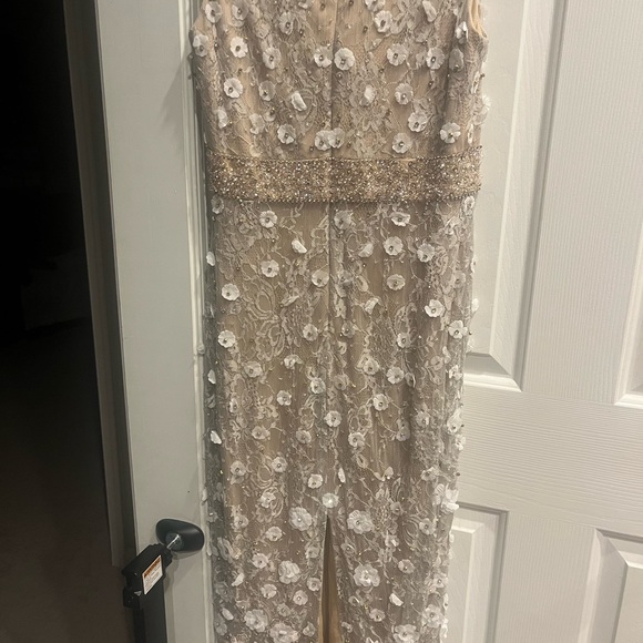 Mac Duggal Dresses & Skirts - MAC DUGGAL Dress Size 8 Evening Gown Sequin Cream White Floral Midi NEW